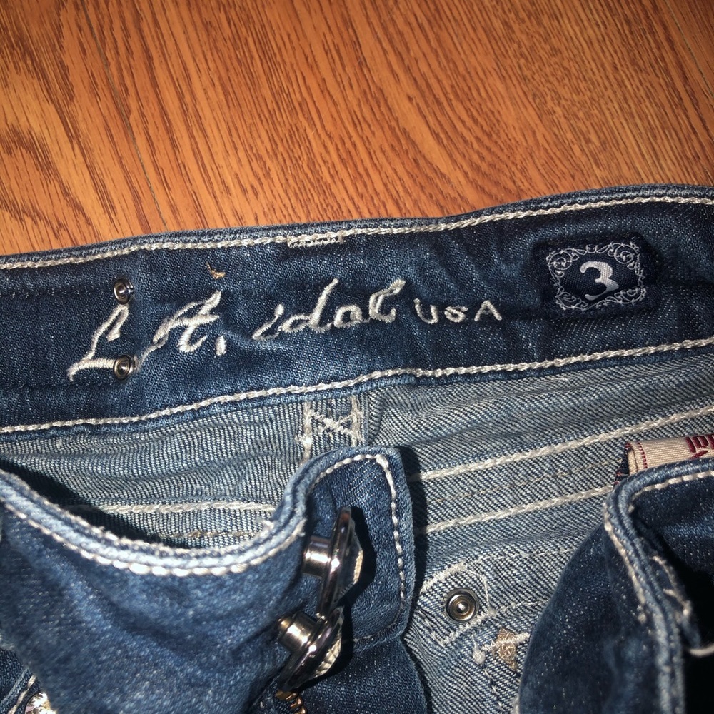 Shorts - Picture 3 of 5